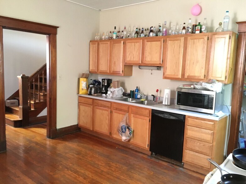 Building Photo - 2314 Ravine St