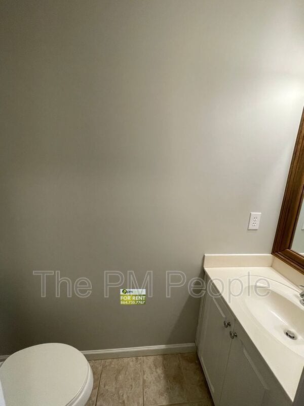 Building Photo - 201 Fairview Lake Way