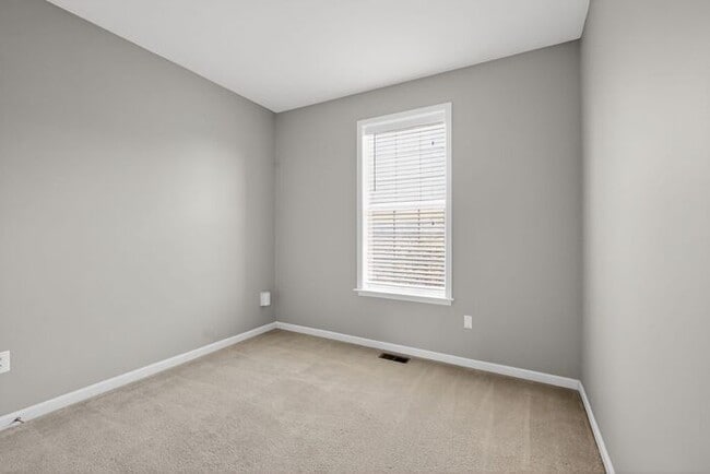 Building Photo - 8601 Sweet Rose Ct