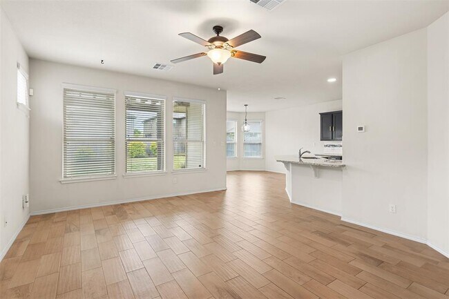 Building Photo - 3560 Pauling Loop