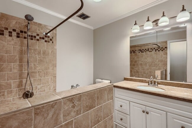 Building Photo - 5608 Weddington Matthews Rd, Matthews, NC,...