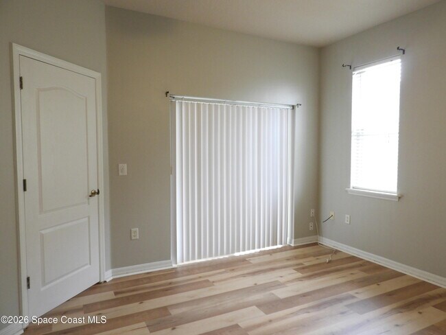 Building Photo - 552 Wedge Ct