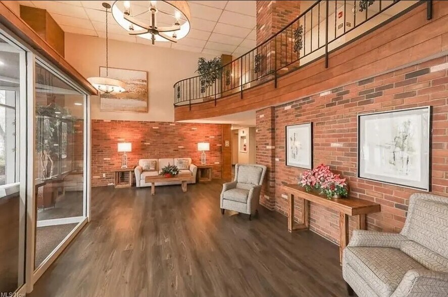 Building Photo - 3675 Clague Rd