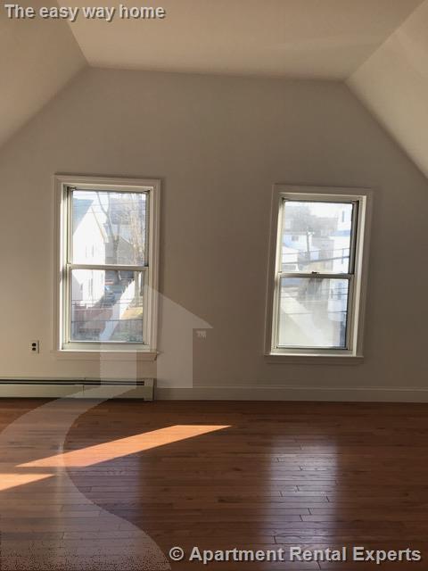 Building Photo - 25 Fourth St Unit #2