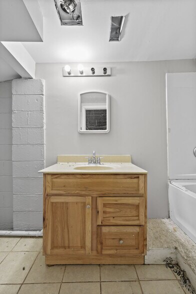 Building Photo - 1227 W 25th St