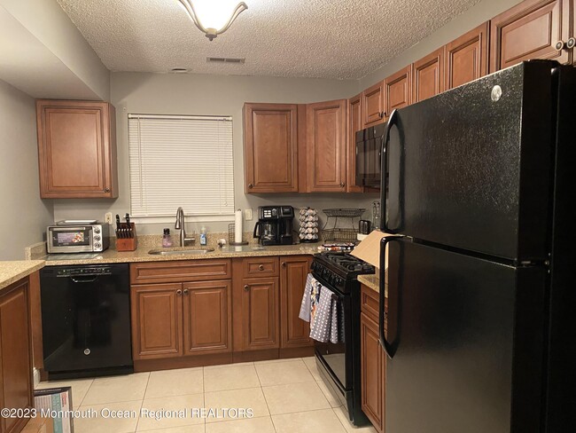 Primary Photo - 127 Tulip Ln