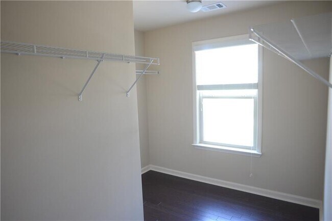 Building Photo - 776 Village Field Ct NW