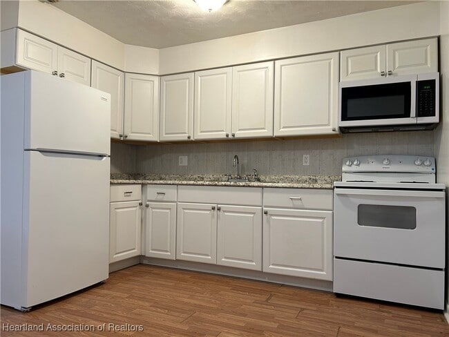 Building Photo - 4926 Salmon Dr