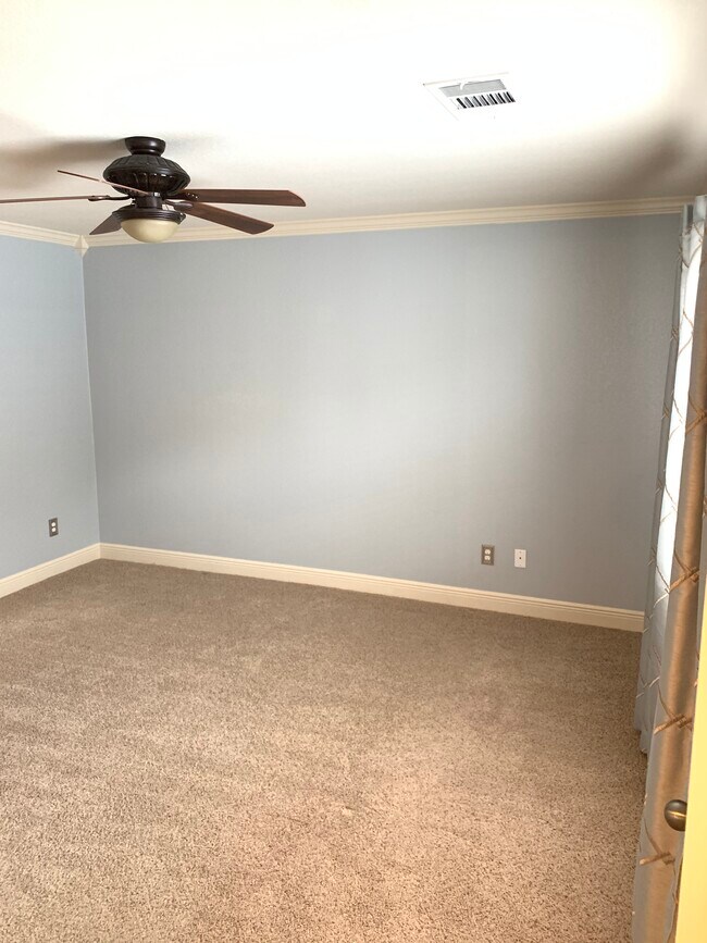 Master bedroom - 1702 Sand Hills Dr