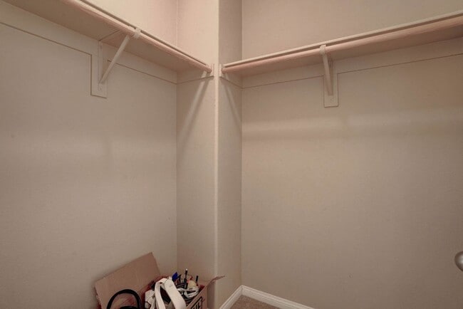 Building Photo - 10931 Sardinia Sands Dr