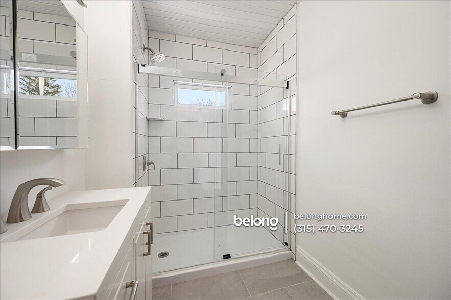 Building Photo - 122 Redfield Pl