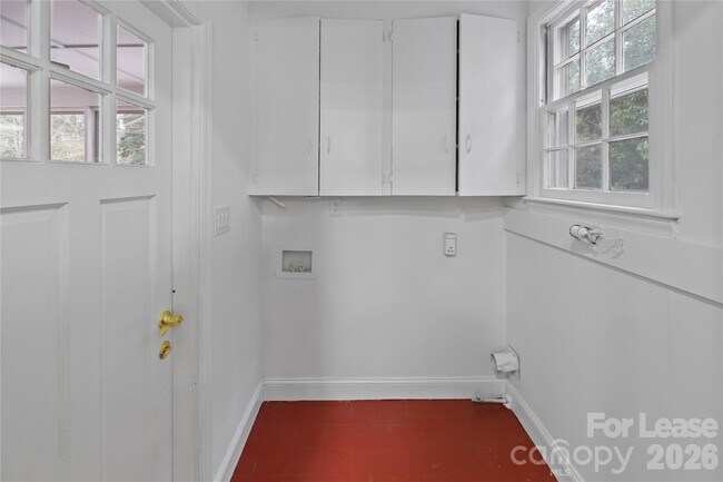 Building Photo - 631 Townsend Ave