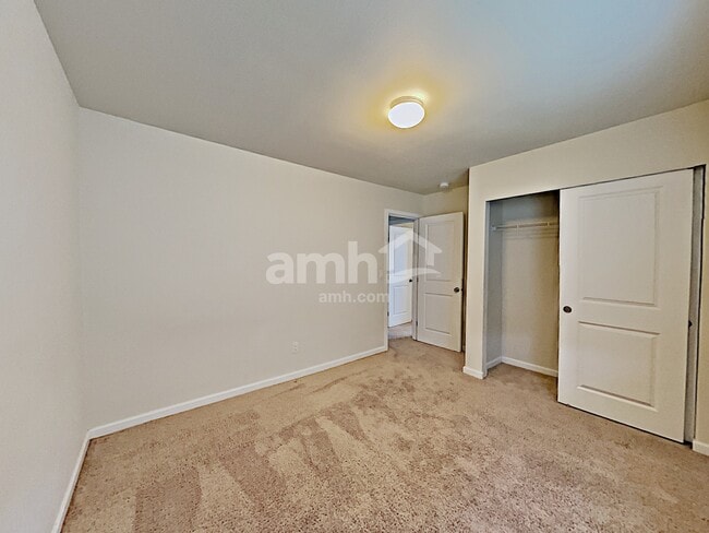 Building Photo - 1760 Chinook Ave