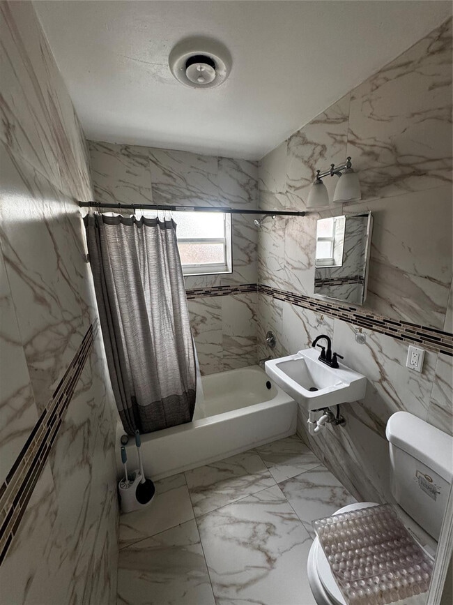 Building Photo - 1020 Indiana Ave