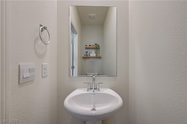 Building Photo - 386 Larksong Ave