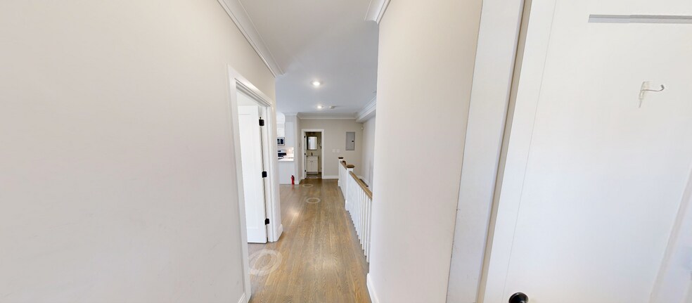 Building Photo - 79 Linden St