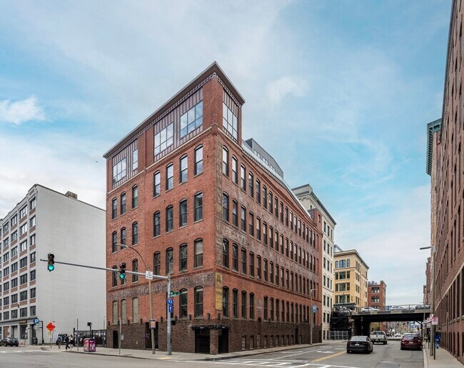 Building Photo - 355 Congress St