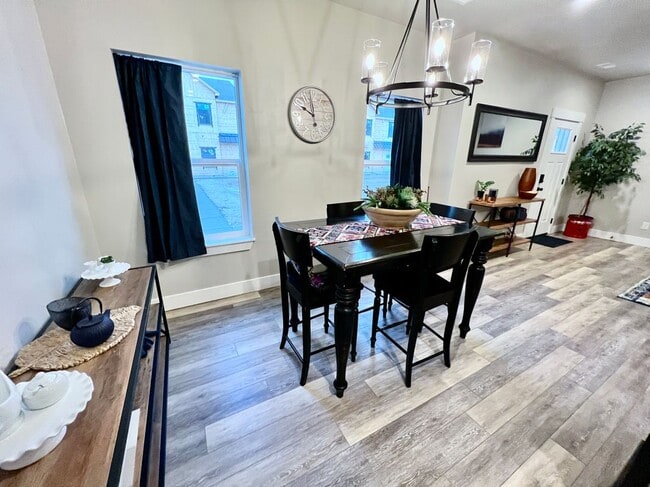 Building Photo - 1379 Pinecrest Trl