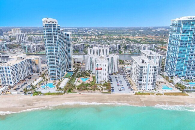 Building Photo - 3001 S Ocean Dr