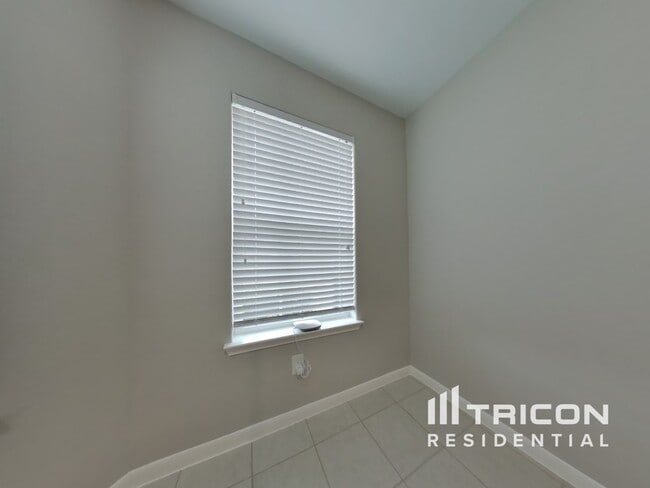 Building Photo - 612 Totem Trail Dr