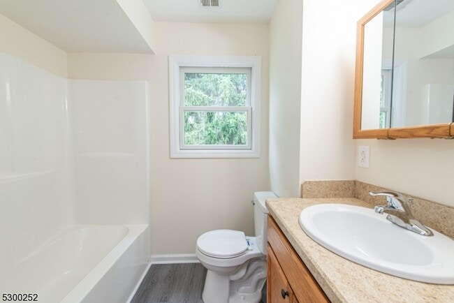 Building Photo - 21 Walsh St