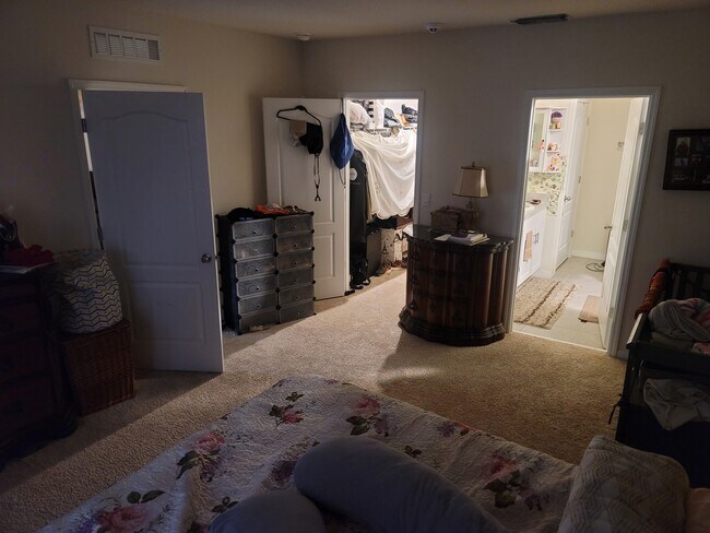 Building Photo - 1500 Fernmeadow St