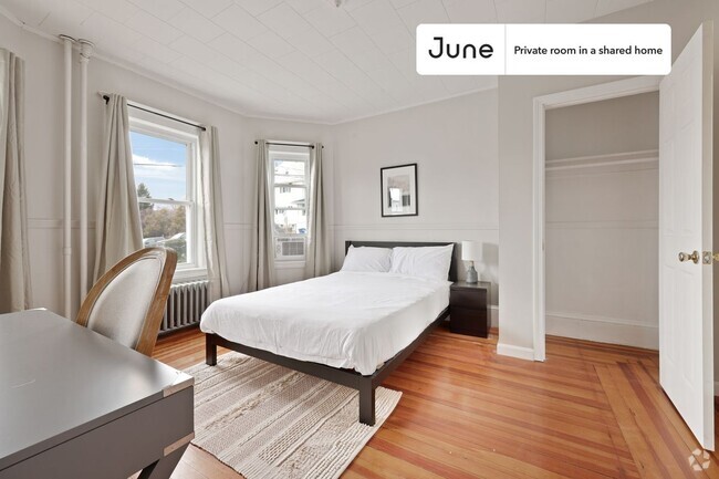 Building Photo - 31 Craigie St