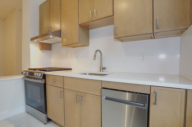 Building Photo - 232 Garden St