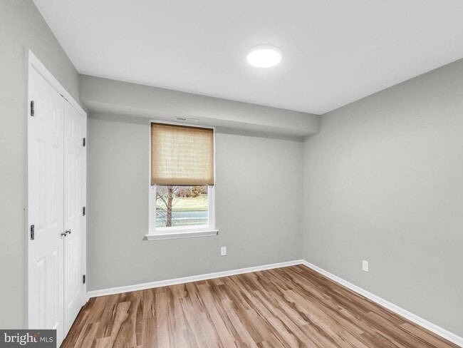 Building Photo - 572A Thrush Ct