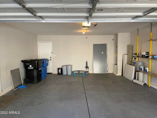 Building Photo - 5217 W Fulton St