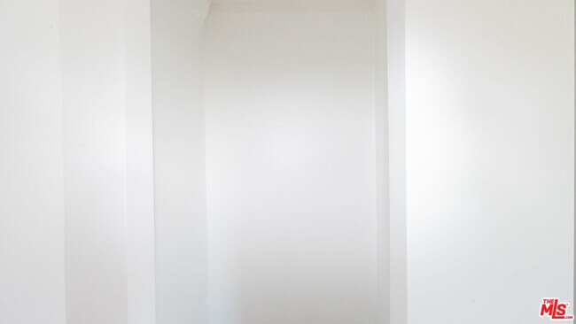 Building Photo - 153 W 51st St