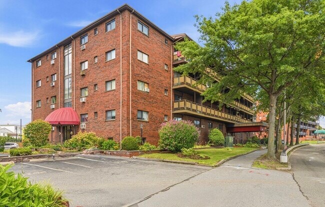 Building Photo - 595 Revere Beach Pkwy