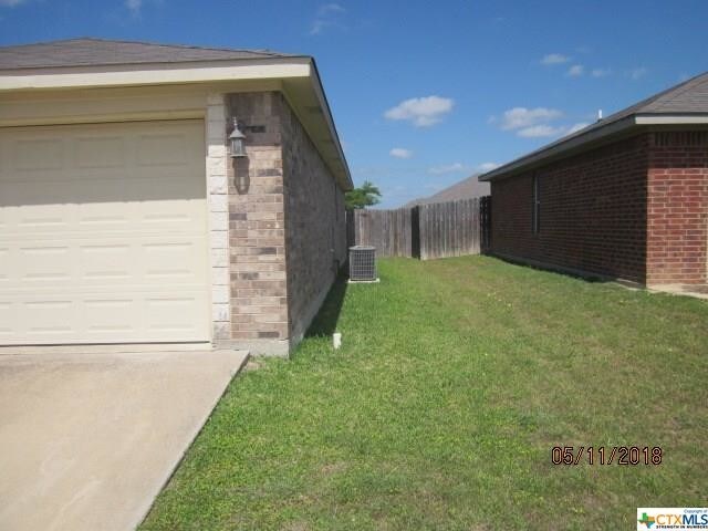 Building Photo - 2303 Jake Dr