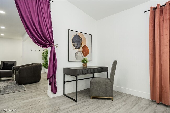 Building Photo - 1913 Birch St