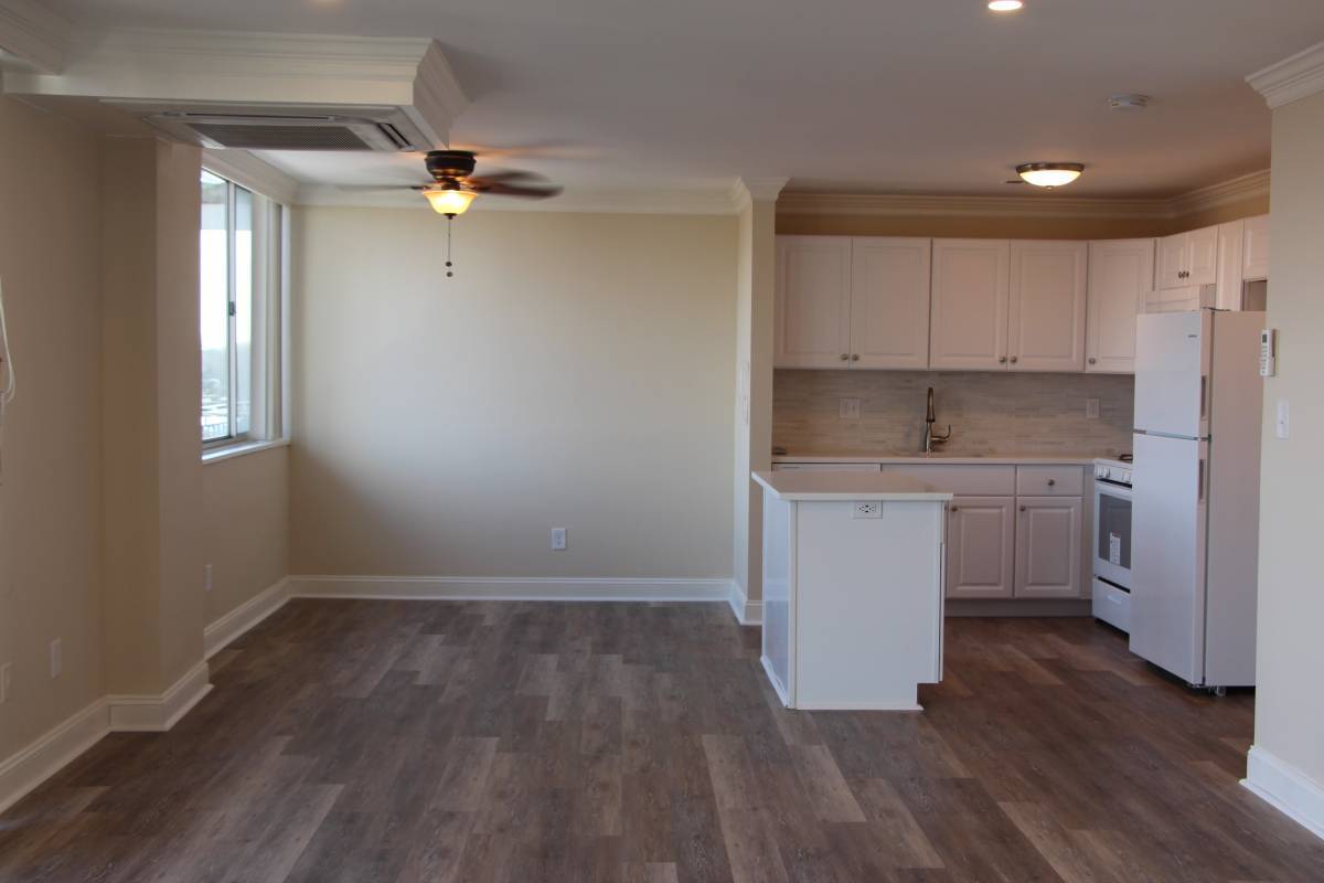 Building Photo - 1512 S Arlington Ridge Rd