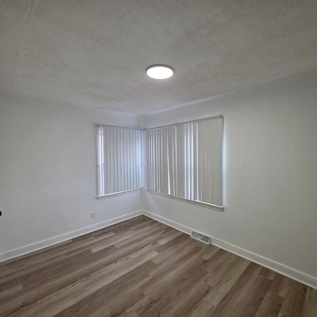 Building Photo - Perfect For You!!!!