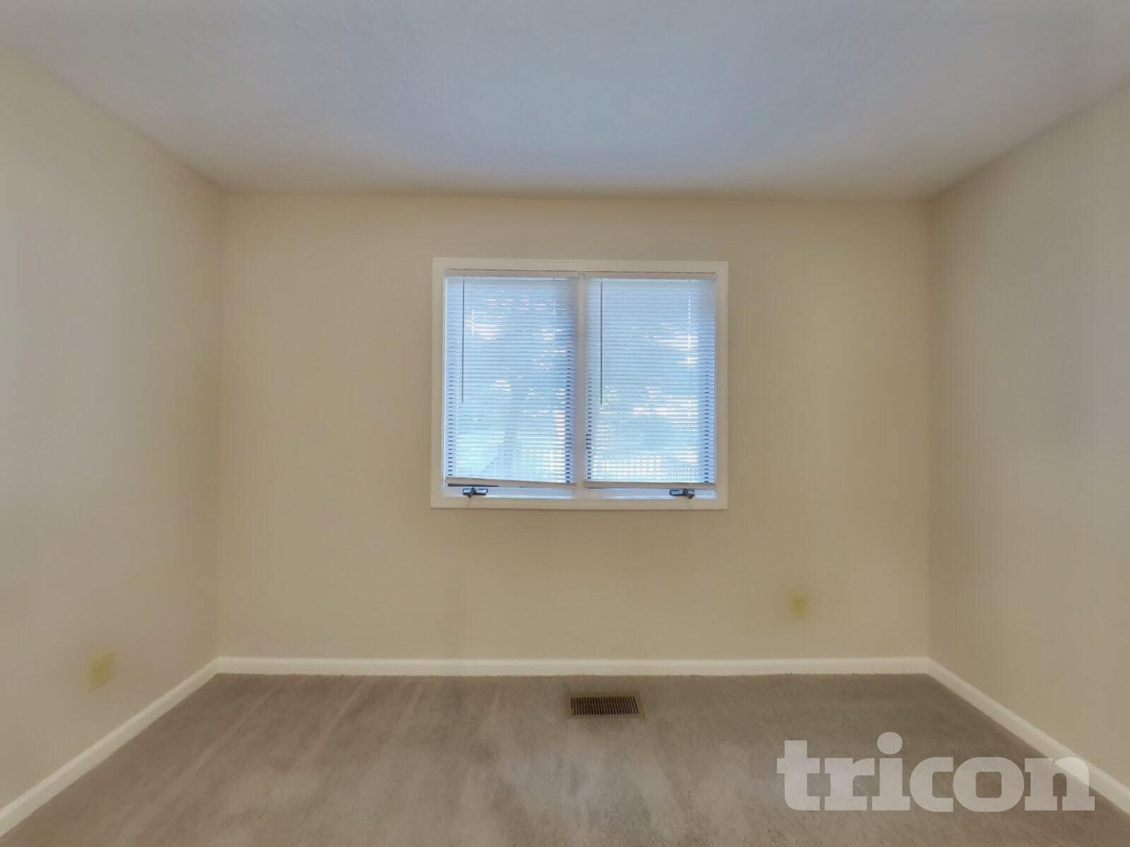 Building Photo - 3014 Silver Fox Dr