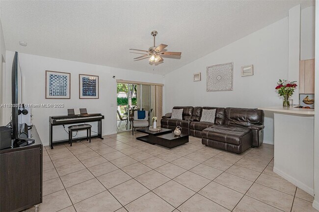 Building Photo - 1641 Zenith Way