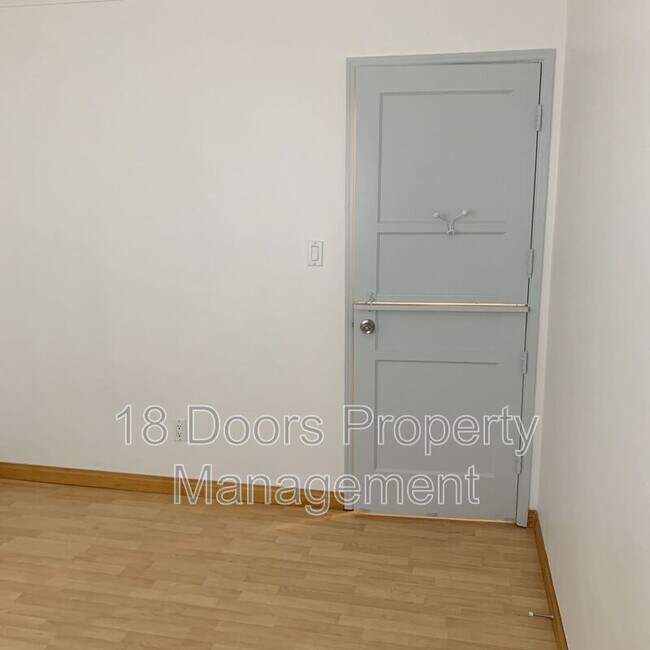 Building Photo - 5167 Tipton St