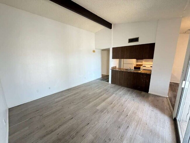 Building Photo - 10660 W Concordia Dr