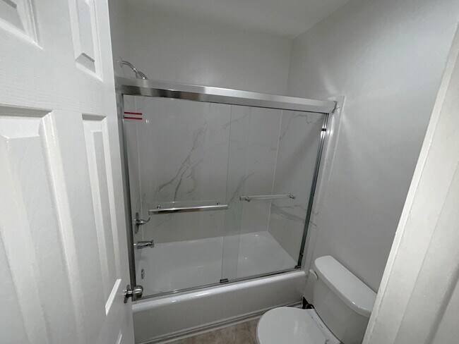 Building Photo - 916 S Manhattan Pl