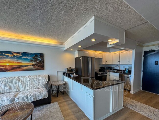 Building Photo - 2333 Kapiolani Blvd