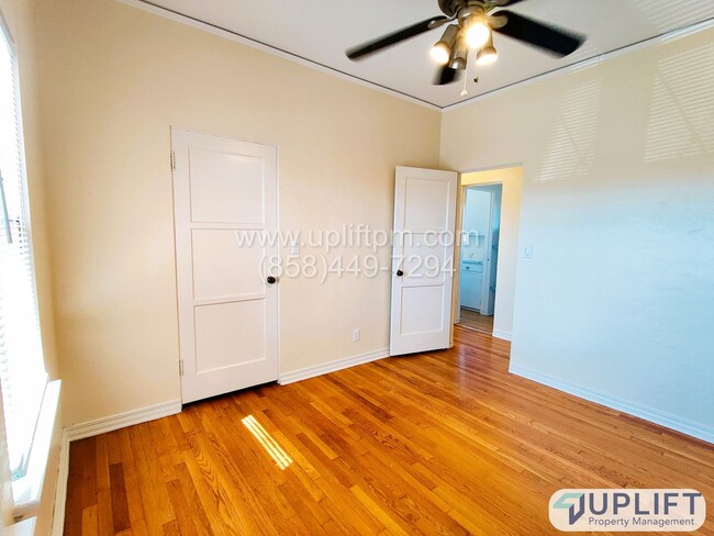 Building Photo - $500 off MOVE IN NOW! University Heights h...