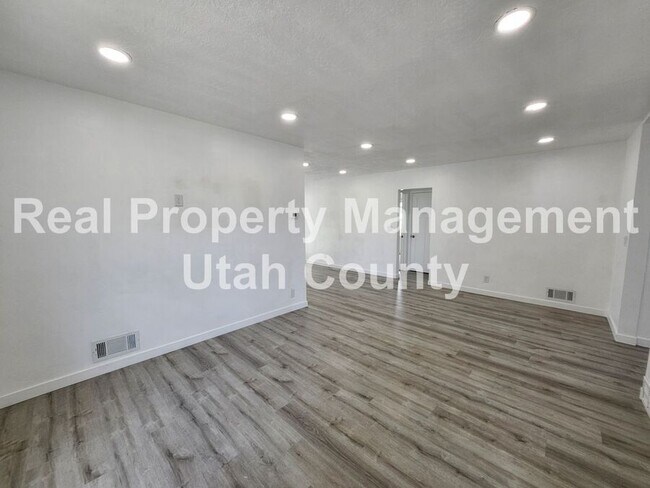 Building Photo - 152 W 100 S