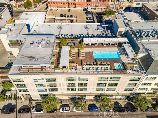 Building Photo - 530 S Hewitt St