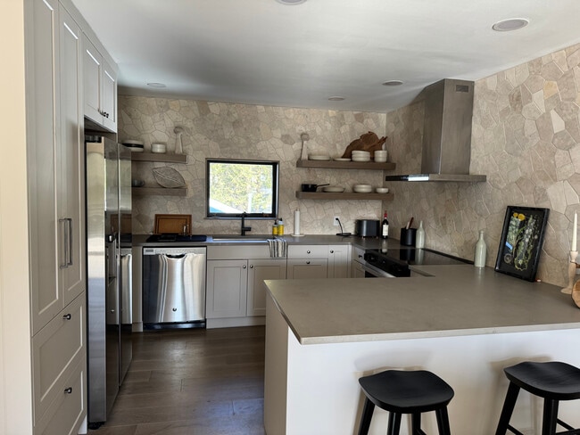 Building Photo - 1393 NY-296