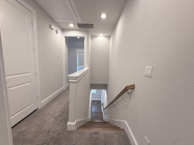 Building Photo - 815 Bringhurst St