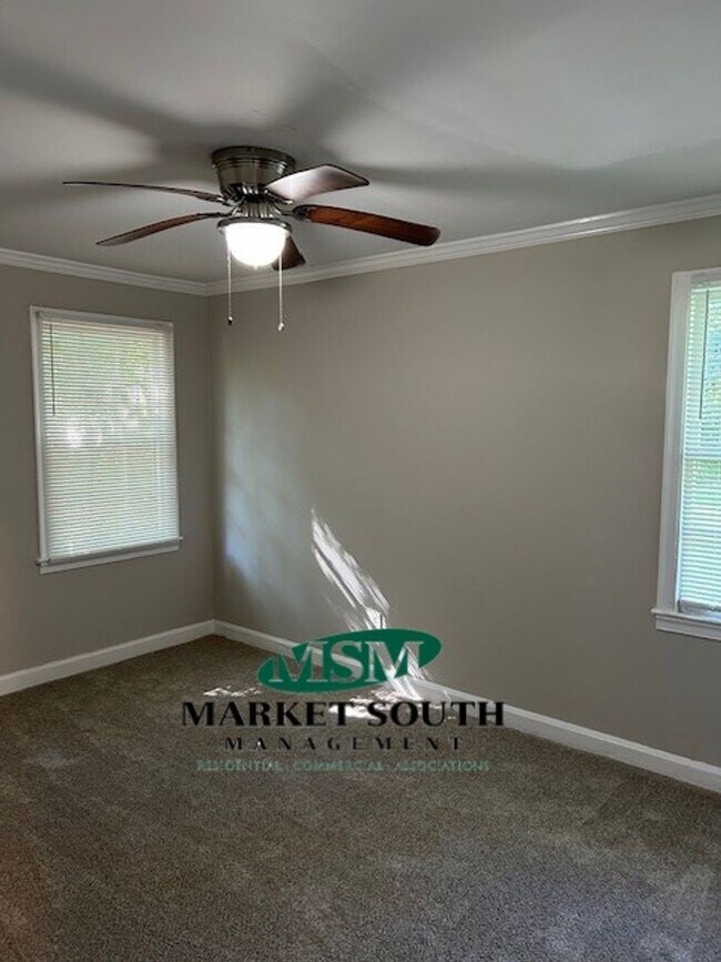 Building Photo - *REDUCED!!* BRICK RANCH OFF SKIDAWAY- AVAI...