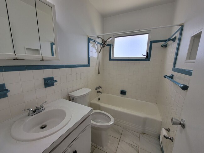 Building Photo - 505 Manatee Ct