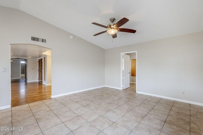 Building Photo - 7707 S Kenwood Ln